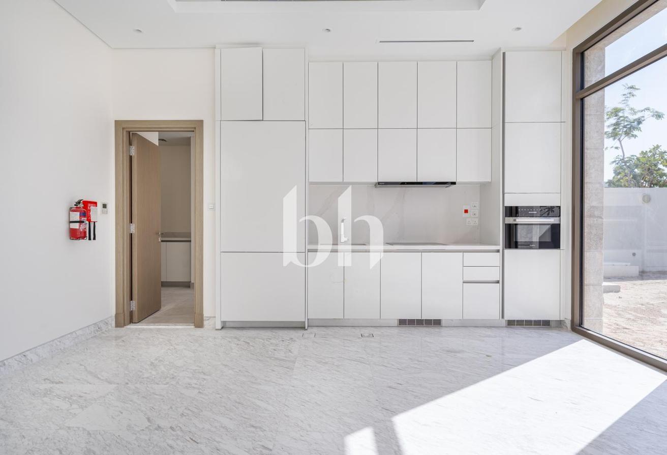 Prime location | Exclusive | Contemporary photo 15