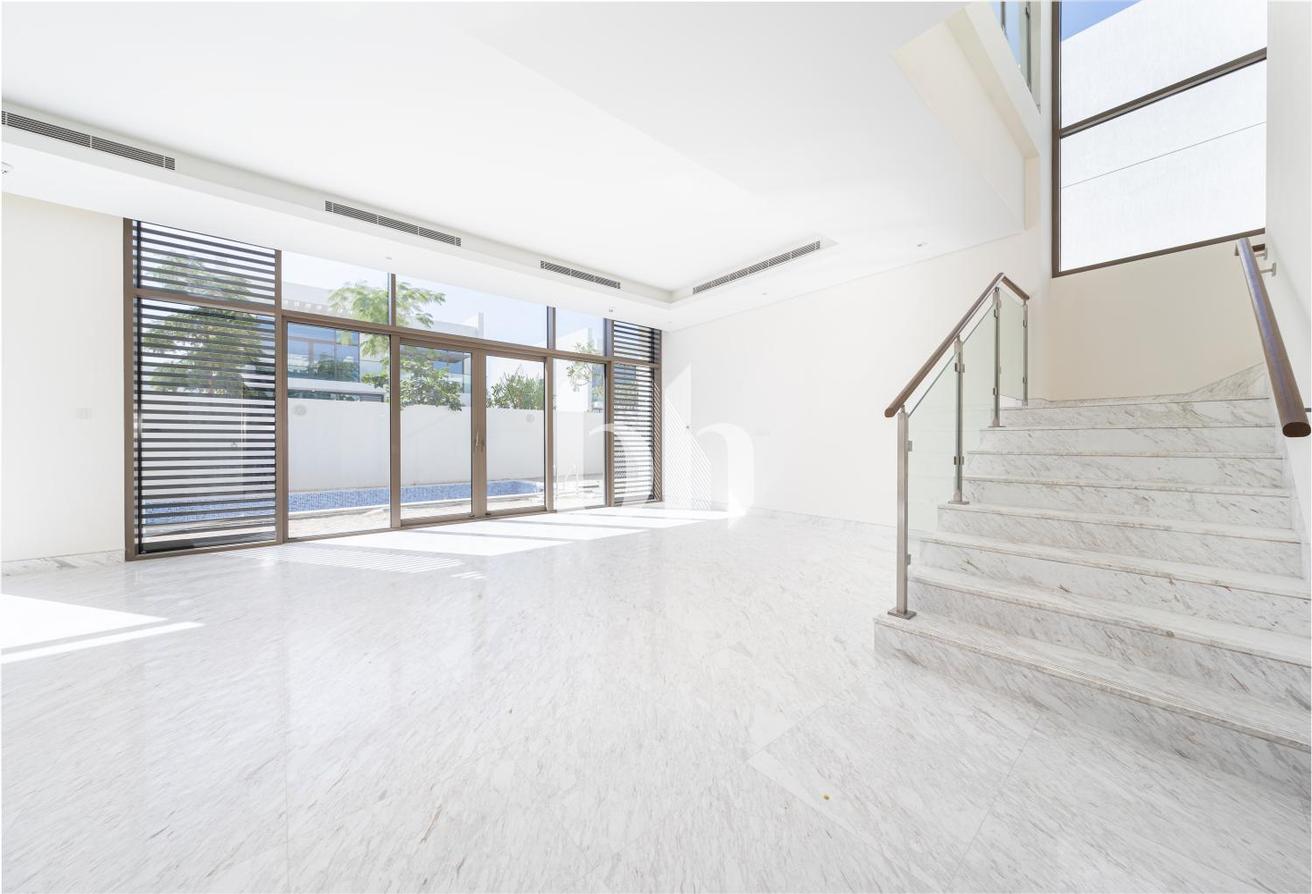 Prime location | Exclusive | Contemporary photo 23