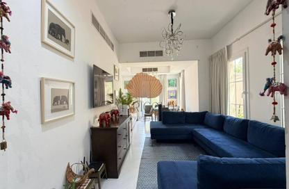 Villa - 3 Bedrooms - 3 Bathrooms for rent in Springs 11 - The Springs - Dubai