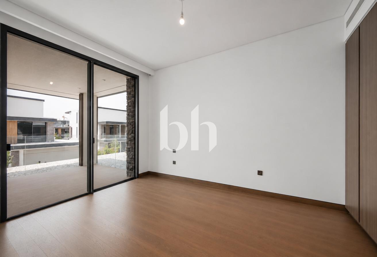 Genuine Listing | Private Garden | Keys in Hand photo 11