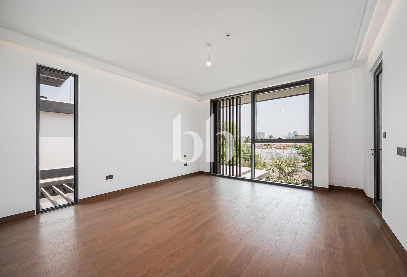 Genuine Listing | Private Garden | Keys in Hand photo 14