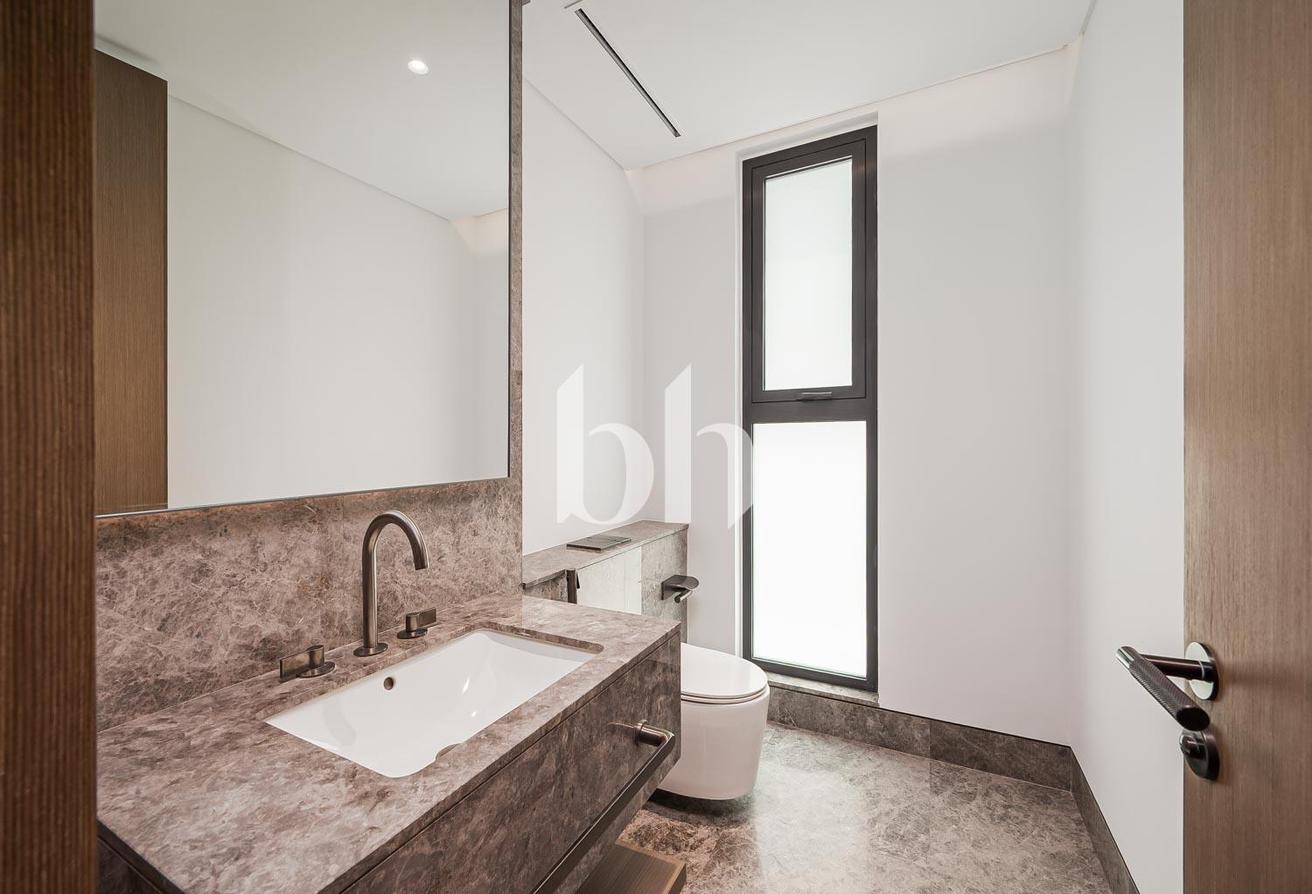 Genuine Listing | Private Garden | Keys in Hand photo 6