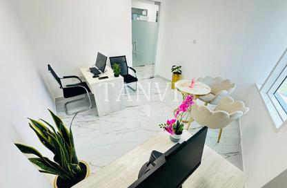 Co-working space - Studio - 1 for rent in Fatima Mohammad Ahmad Bin Suleiman Building - Al Raffa - Bur Dubai - Dubai