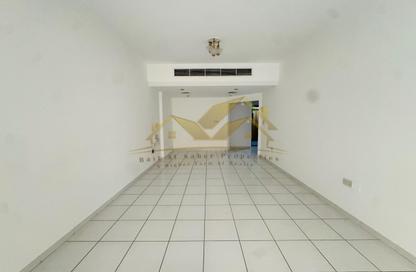 شقة - 2 غرف نوم - 2 حمامات للايجار في الرفاعة - بر دبي - دبي