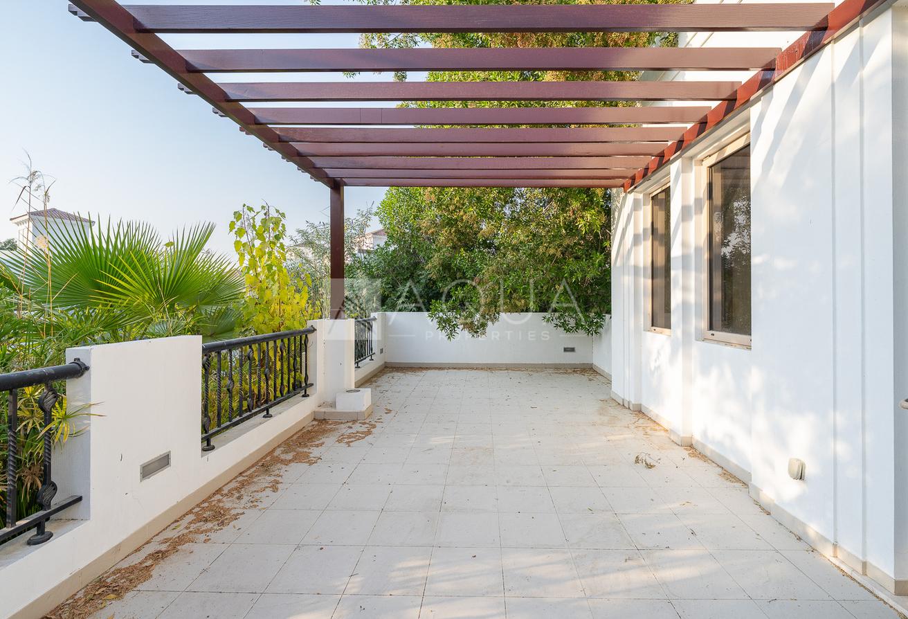 Corner Plot Acacia Villa with Lake View photo 23
