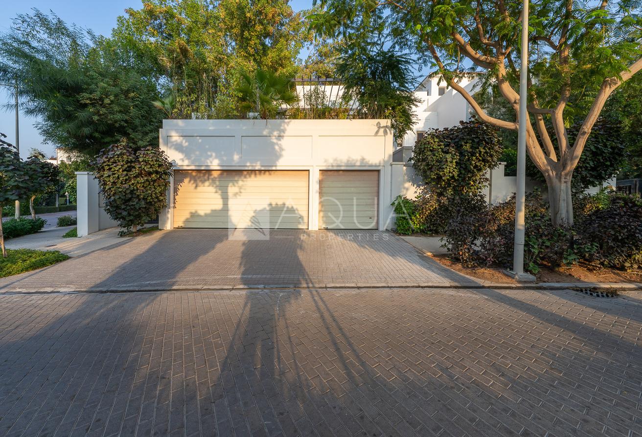 Corner Plot Acacia Villa with Lake View photo 30