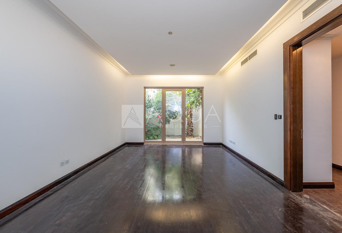 Corner Plot Acacia Villa with Lake View photo 5