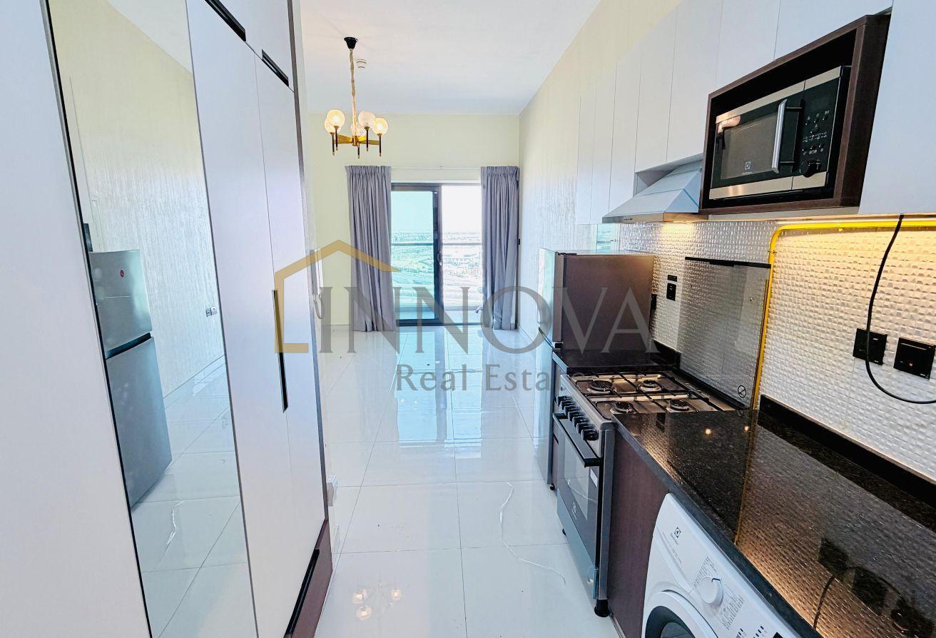 Semi Furnished | Vacant | Ready to Move in photo 3