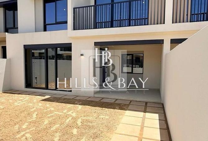 Brand New 4BR + Maid | Gated Community photo 2