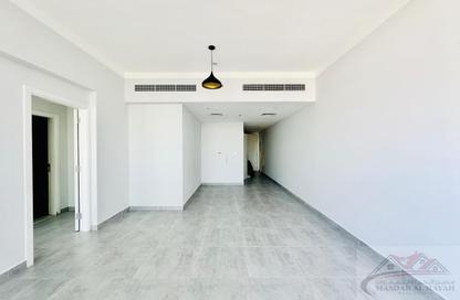 Apartment - 1 Bedroom - 2 Bathrooms for rent in Muwailih Building - Muwaileh - Sharjah