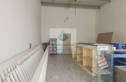 Shop - Studio - 1 Bathroom for rent in Al Dhafrah - Abu Dhabi