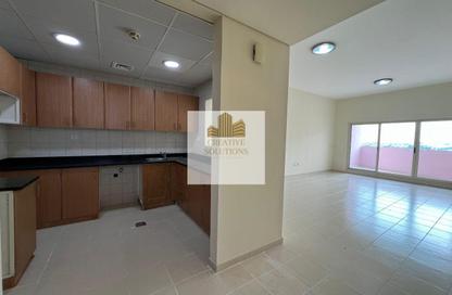 Apartment - 1 Bedroom - 2 Bathrooms for rent in The Gardens Buildings - The Gardens - Dubai