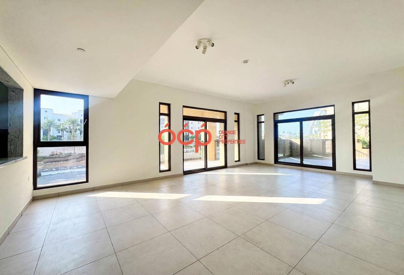 Largest 2BR layout | Burj Al Arab View | Corner Unit photo 5