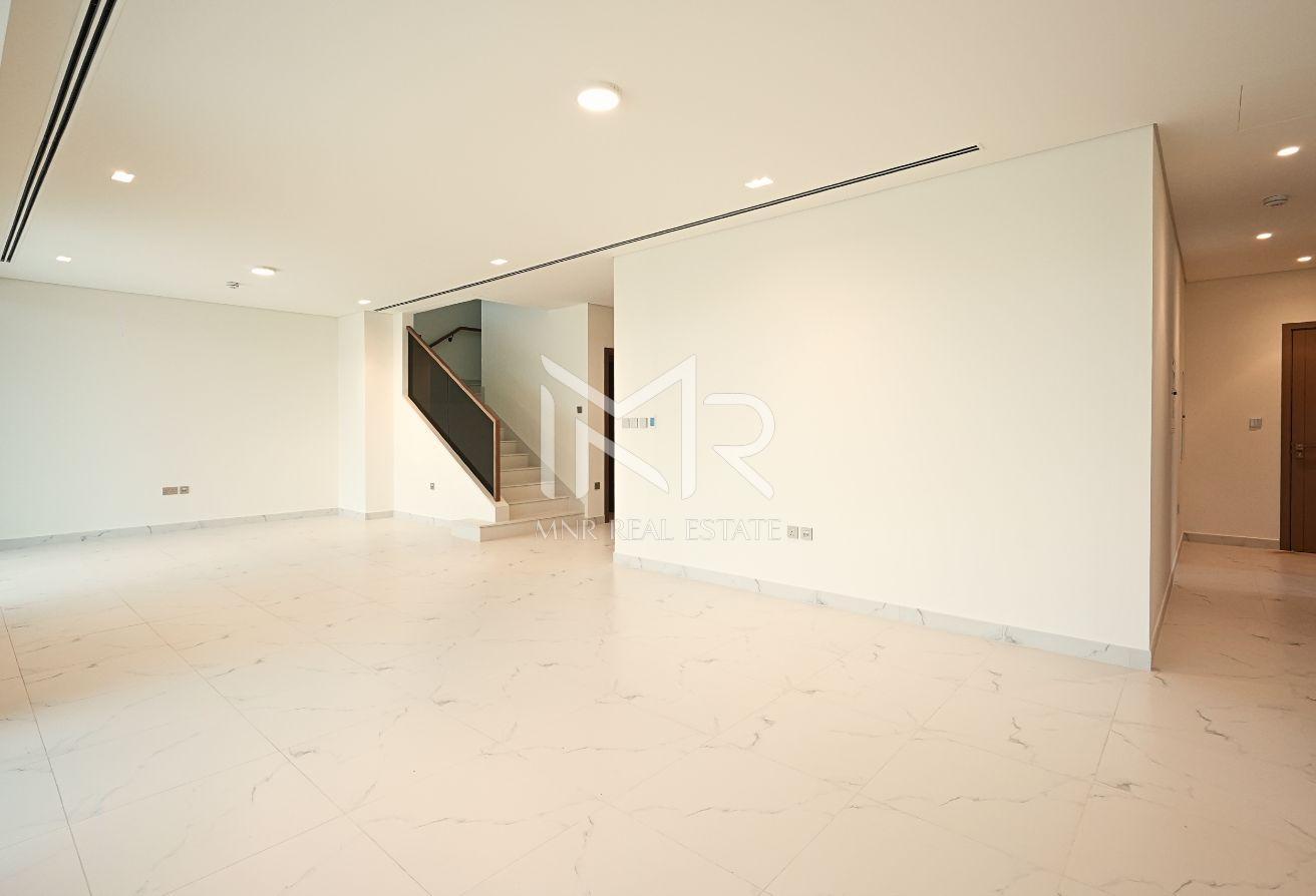 Close to amenities | Near playground | Large hall photo 4