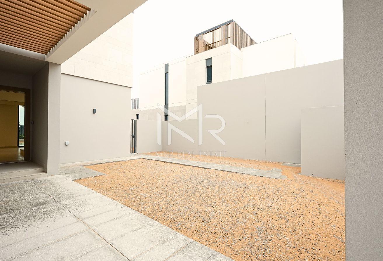 Close to amenities | Near playground | Large hall photo 16
