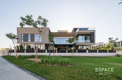 Villa - 5 Bedrooms - 7 Bathrooms for rent in District 6 - Royal Park - Jumeirah Park - Dubai