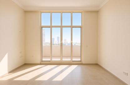 Apartment - 1 Bedroom - 2 Bathrooms for rent in European - Canal Residence - Dubai Sports City - Dubai