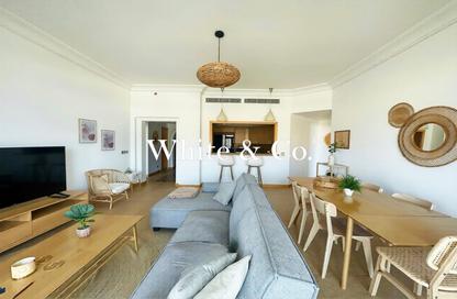 Apartment - 2 Bedrooms - 3 Bathrooms for rent in Al Tamr - Shoreline Apartments - Palm Jumeirah - Dubai