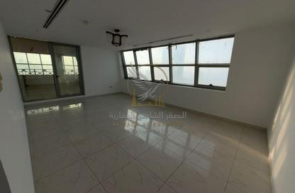 Apartment - 3 - 5 for rent in Al Majaz Tower - Al Majaz 3 - Al Majaz - Sharjah