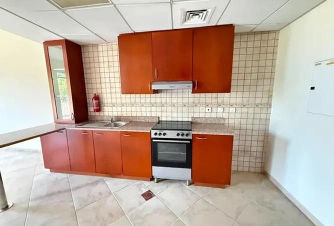 Spacious 2BR plus Extra Room | Balcony