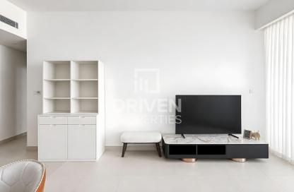 Apartment - 3 Bedrooms - 4 Bathrooms for rent in Canal Front Residence 9 - Canal Front Residences - Al Wasl - Dubai