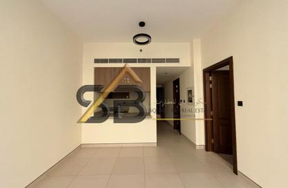 Apartment - 1 Bedroom - 2 Bathrooms for rent in Saleh Residence 3 - Jumeirah Garden City - Al Satwa - Dubai