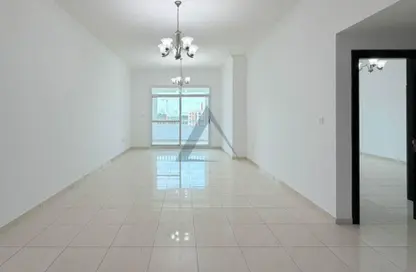 شقة - 2 غرف نوم - 3 حمامات للايجار في برج ربيعة - مجان - دبي لاند - دبي