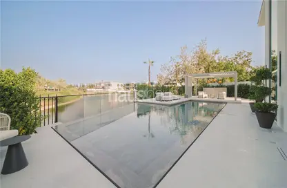 Villa - 5 Bedrooms - 6 Bathrooms for sale in Entertainment Foyer - European Clusters - Jumeirah Islands - Dubai