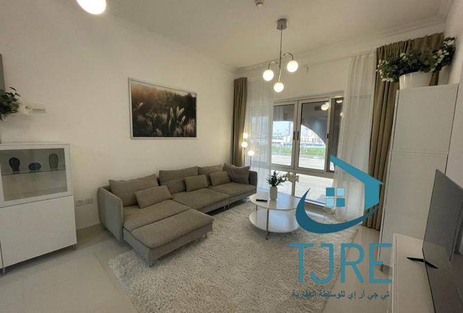 Bright & Spacious | Fully Furnished |Modern Style photo 2