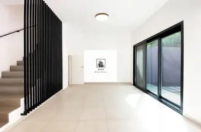 تاون هاوس - 2 غرف نوم - 3 حمامات للايجار في سراب 2 - الجادة - الشارقة