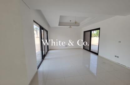 Townhouse - 4 - 5 for sale in Queens Meadow - Damac Hills - Dubai Townhouse - 4 - 5 for sale in Queens Meadow - Damac Hills - Dubai
