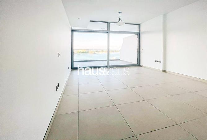 Exceptional | Vacant | Beachside Living photo 3