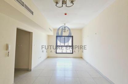 Apartment - 1 Bedroom - 2 Bathrooms for rent in Al Khayyal Building 140 - Al Jaddaf - Dubai