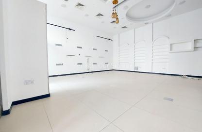 Shop - Studio - 1 Bathroom for rent in New Al Taawun Road - Al Taawun - Sharjah