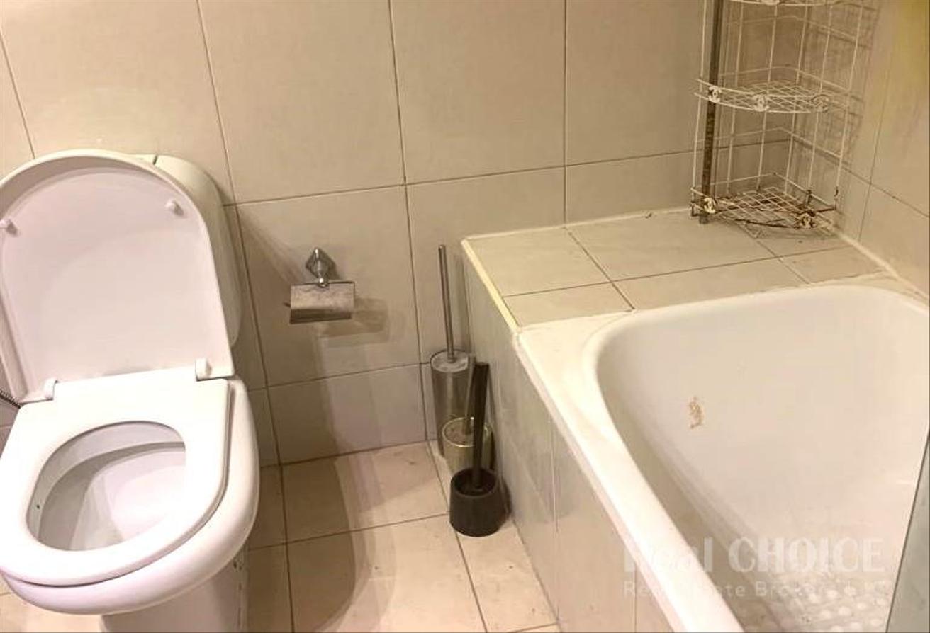 Vacant |Spacious |Prime Location |modern Amenities photo 12