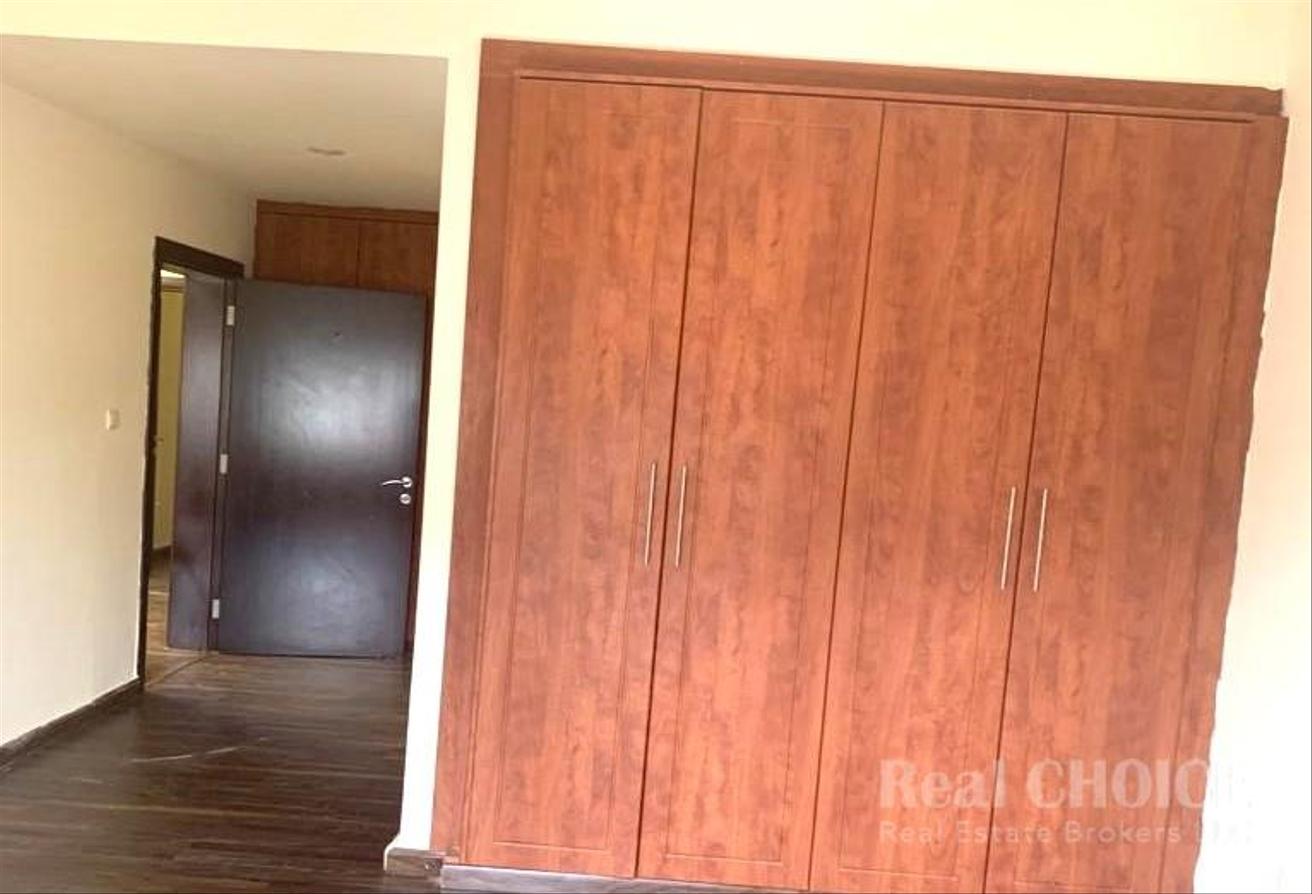Vacant |Spacious |Prime Location |modern Amenities photo 11