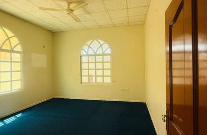 Apartment - 4 Bedrooms - 5 Bathrooms for rent in Al Mamourah - Ras Al Khaimah