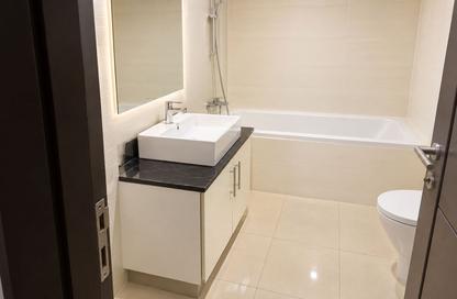 Apartment - 1 - 2 for sale in Marina Pinnacle - Dubai Marina - Dubai