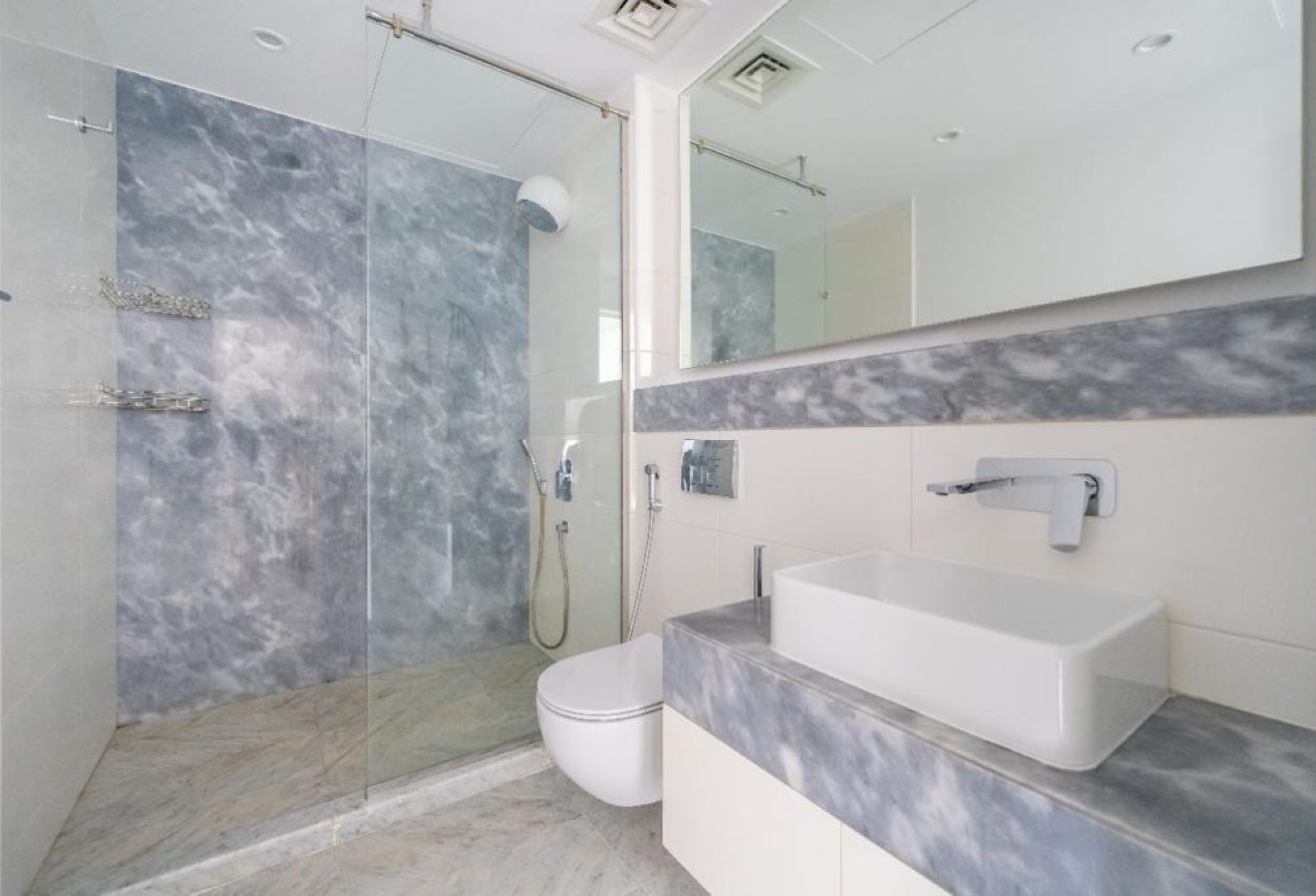 Vacant & Well-Maintained | Partial Burj View — image 12