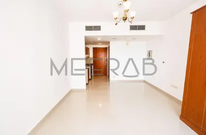 Apartment - 1 Bathroom for rent in Lakeside Tower D - Lakeside Residence - Dubai Production City (IMPZ) - Dubai