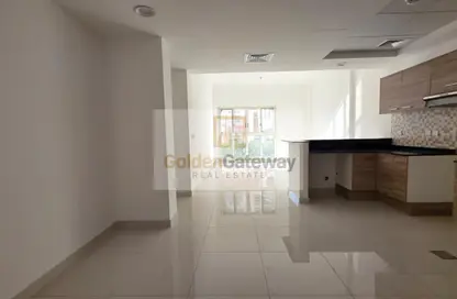 شقة - 2 غرف نوم - 3 حمامات للايجار في الاندلسي الاسباني - مساكن القناه المائية - مدينة دبي الرياضية - دبي