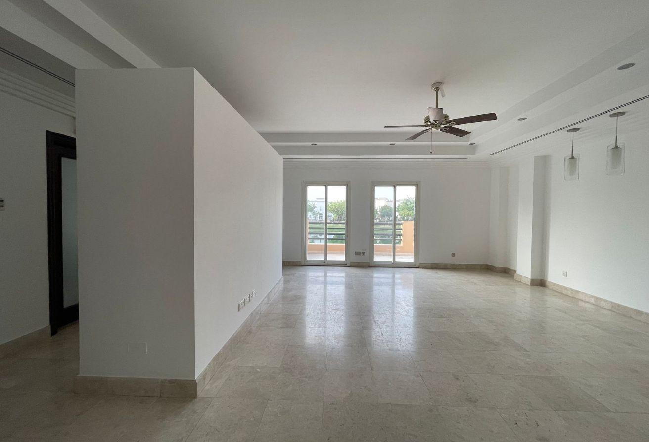 Luxury 5BR Villa | Private Pool | Lake View photo 4