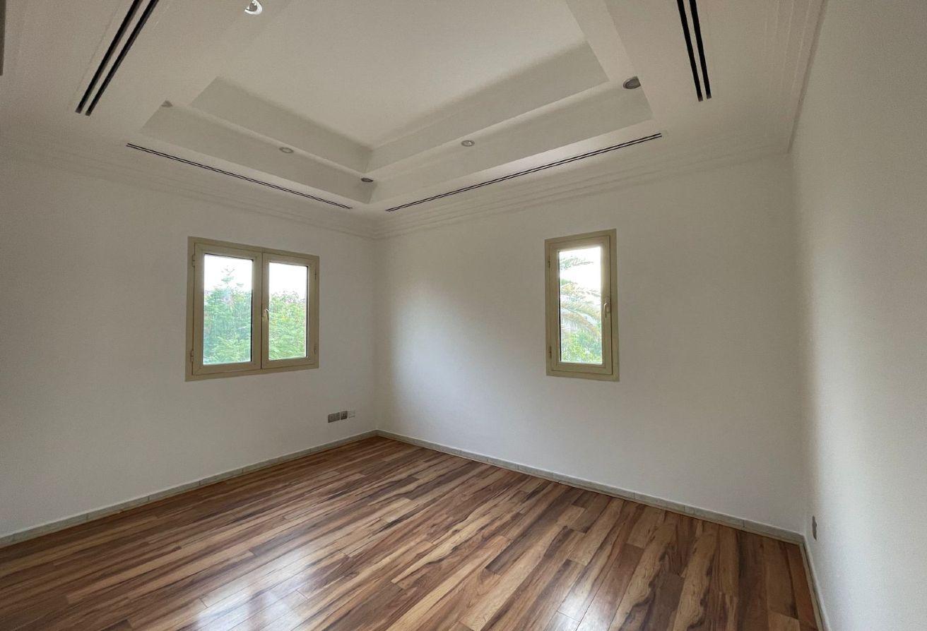 Luxury 5BR Villa | Private Pool | Lake View photo 10