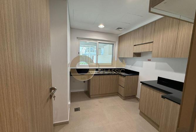 77363099 - Property Image 3