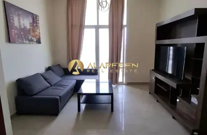 شقة - غرفة نوم - 2 حمامات للايجار في عزيزي بلازا - الفرجان - دبي