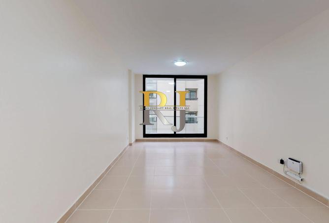 72722106 - Property Main Image