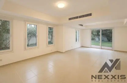 فيلا - 3 غرف نوم - 3 حمامات للايجار في الينابيع 10 - الينابيع - دبي