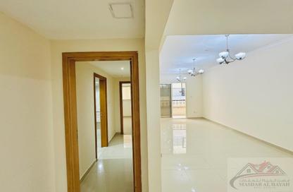 Apartment - 1 Bedroom - 2 Bathrooms for rent in Muwaileh 29 Building - Muwaileh - Sharjah