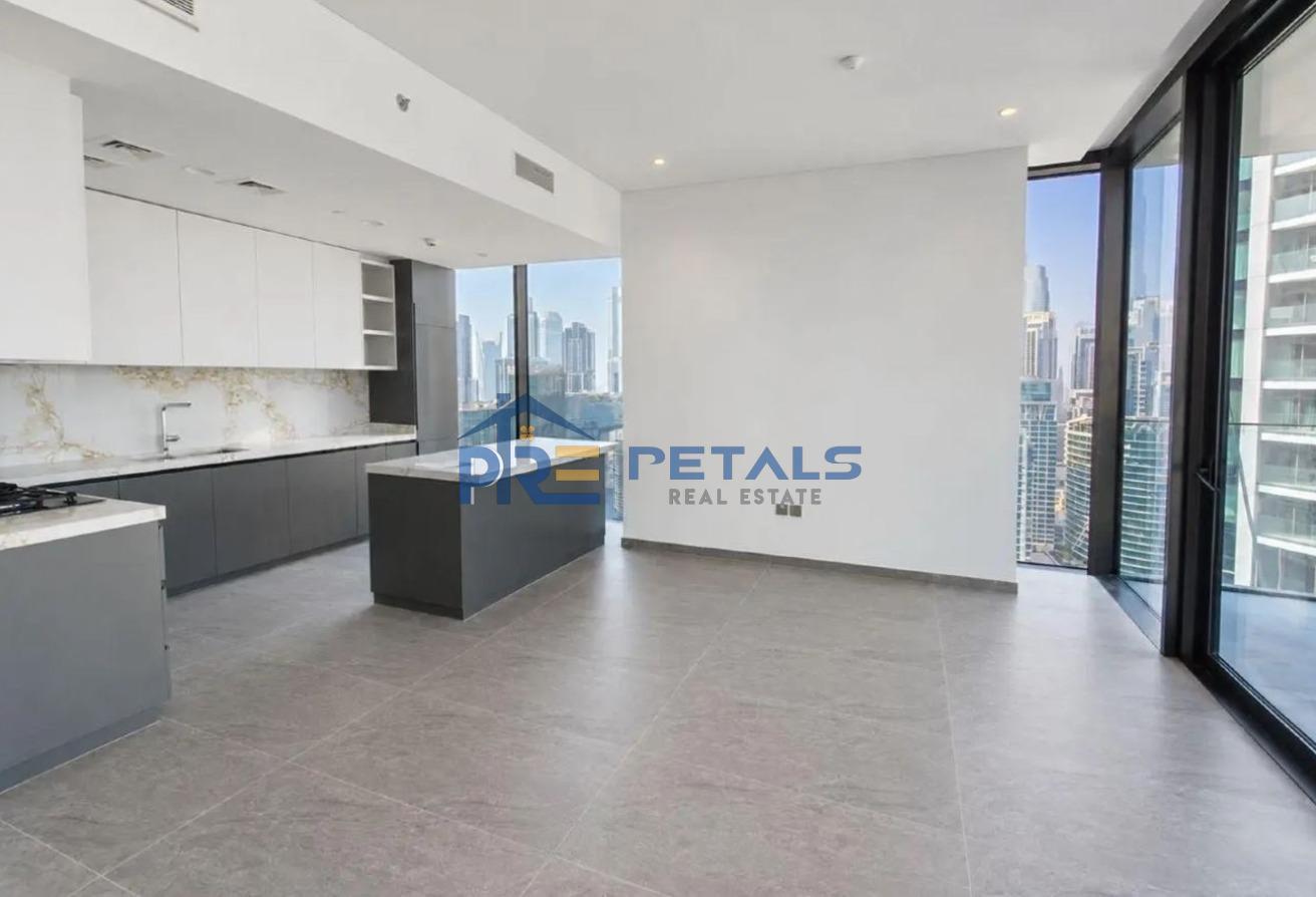 Full Canal And Burj Khalifa View 3BR+M High Floor photo 16