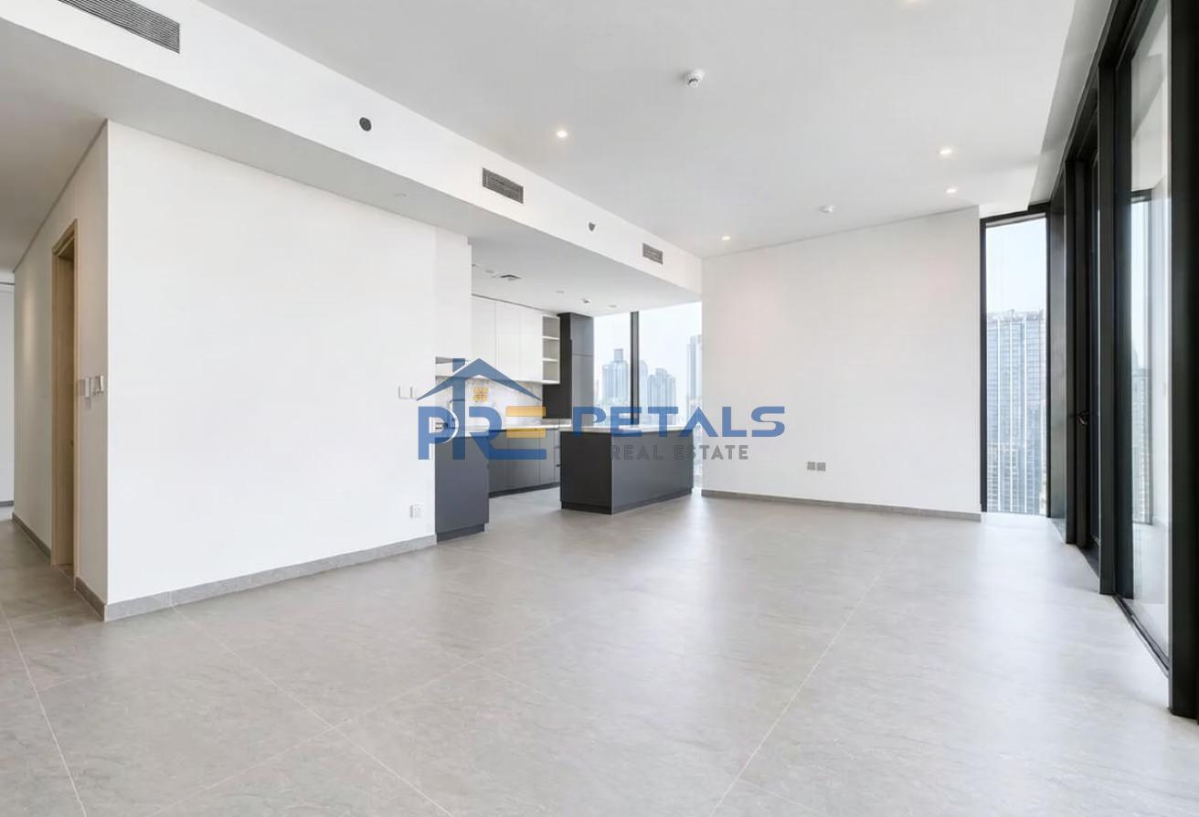 Full Canal And Burj Khalifa View 3BR+M High Floor photo 14
